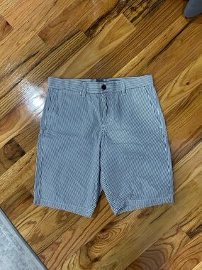 GAP Men's Navy & White Thin Striped Flat-Front Shorts